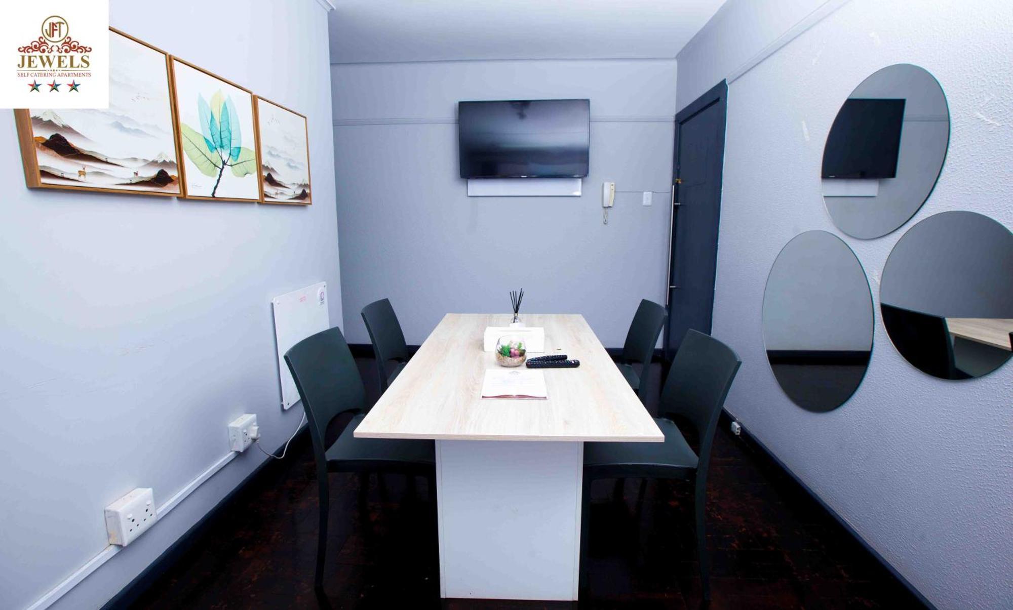 Bed and Breakfast Jft Self Catering Units à East London Extérieur photo