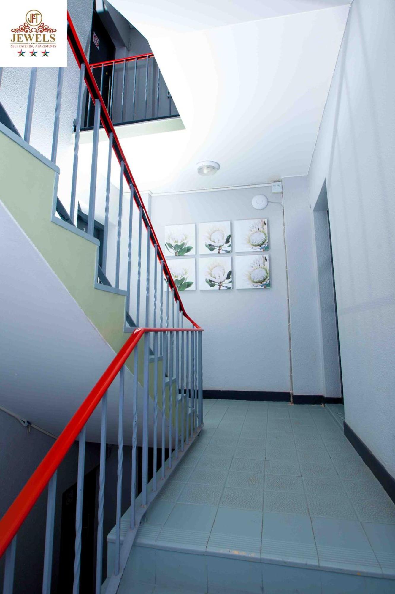 Bed and Breakfast Jft Self Catering Units à East London Extérieur photo
